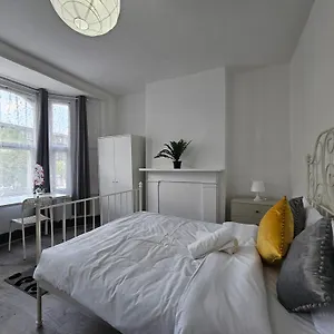  Habitación en casa particular Family Near Queen Mary College
