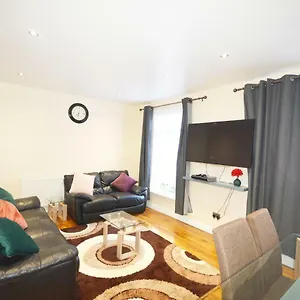 Modern 4 Bedroom Londyn