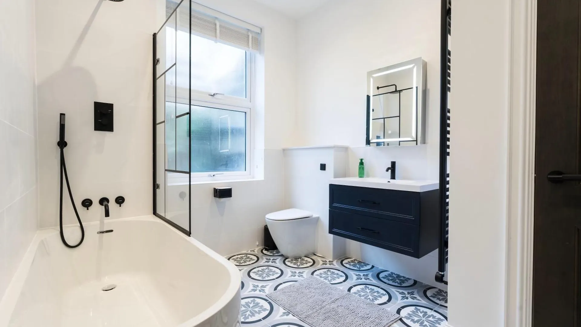 The Royal Whitechapel Apartment London