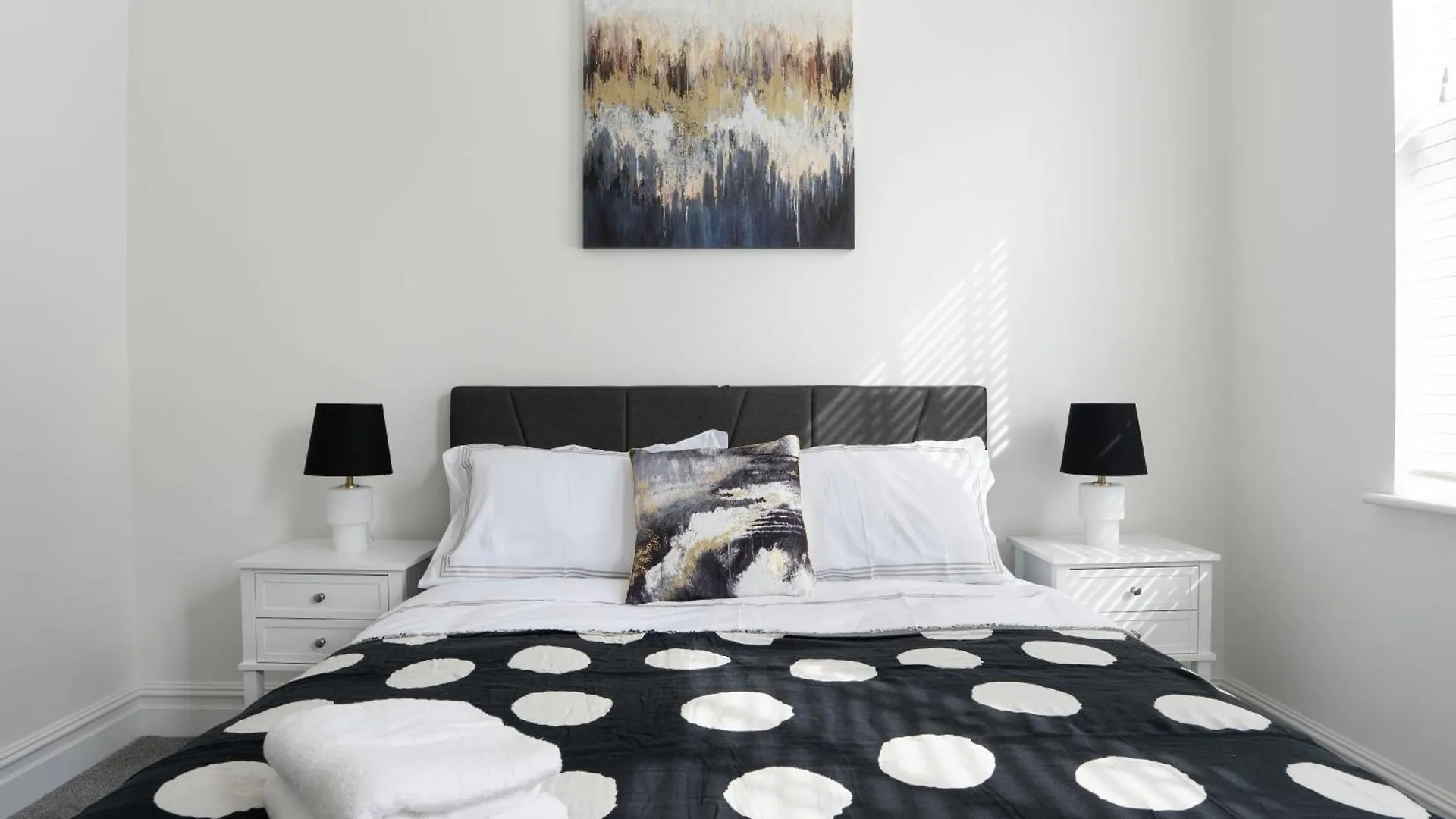 The Royal Whitechapel Apartment London