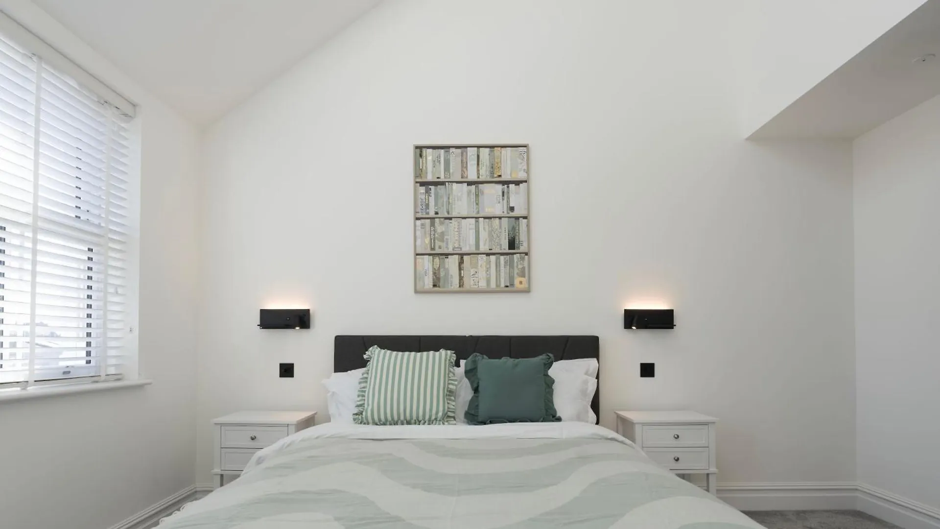 The Royal Whitechapel Apartment London 0*,